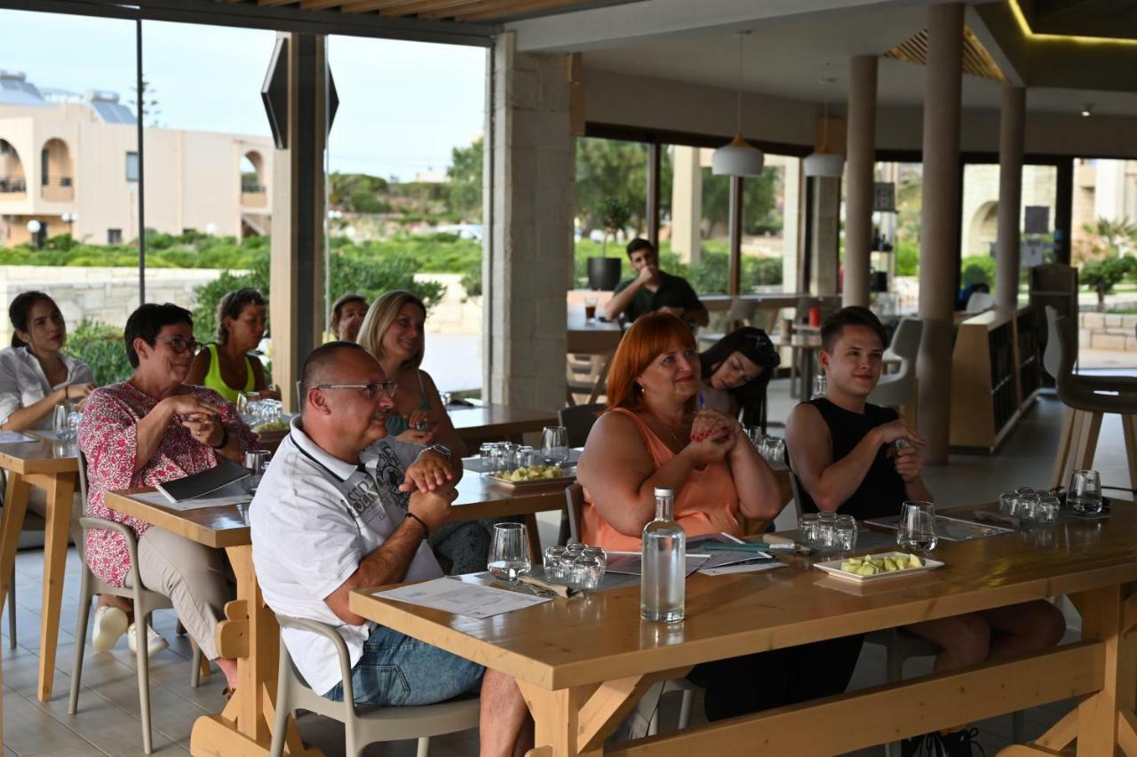 Kavos & Hotel de apartamente