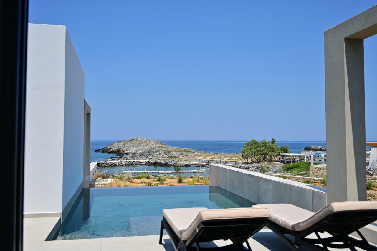 Kavos & 3*